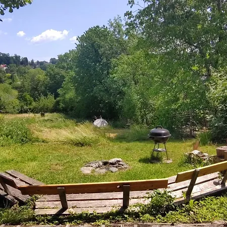 Cute Caravan Hideaway In Nature