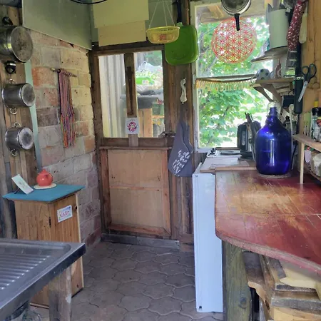 Cute Caravan Hideaway In Nature Campsite *